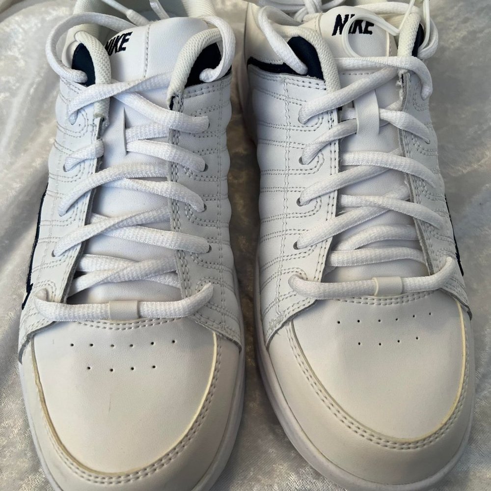 Nike Youth Athletic Shoes - Size 7 NWOT